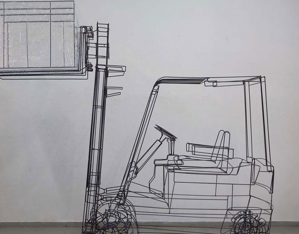 Michele D'Agostino titolo muletto Misure 107x350x350 Anno 2009 Materiali ferro celophan